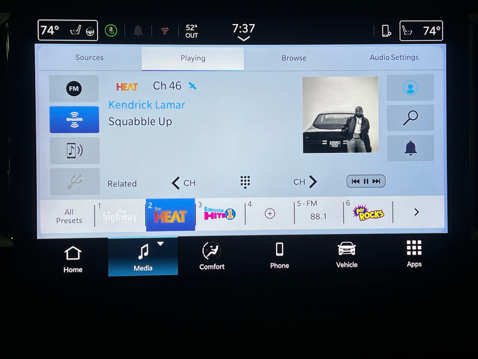 Thumbnail: 2025 Chrysler Pacifica - 3