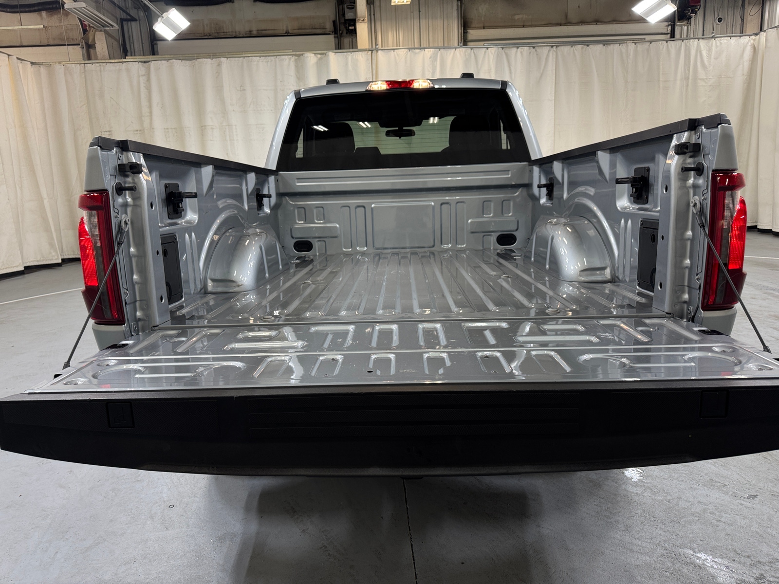 Thumbnail: 2024 Ford Econoline - 5