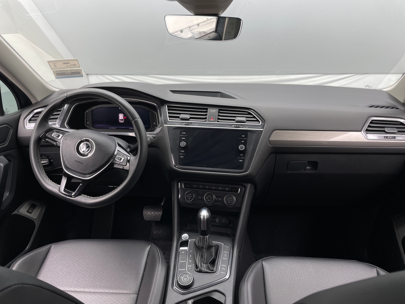 Thumbnail: 2021 Volkswagen Tiguan - 2