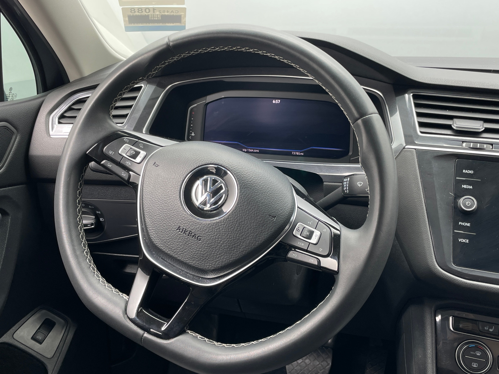 Thumbnail: 2021 Volkswagen Tiguan - 4