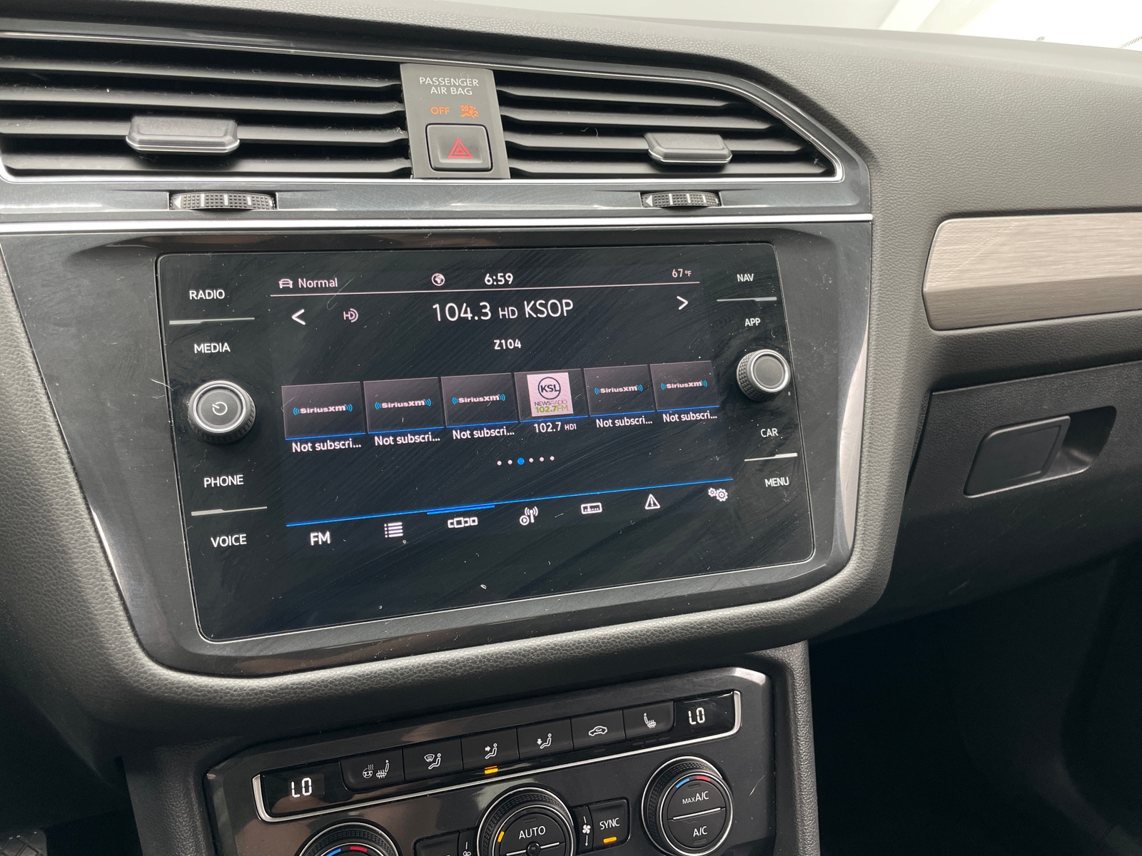 Thumbnail: 2021 Volkswagen Tiguan - 3