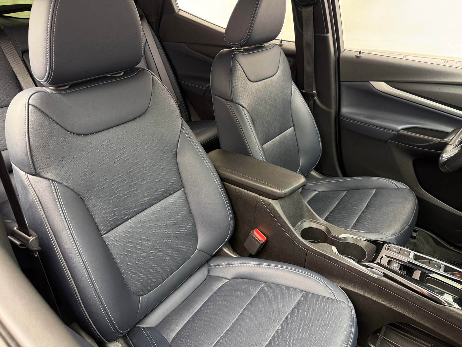 Thumbnail: 2022 Chevrolet Bolt EUV - 2