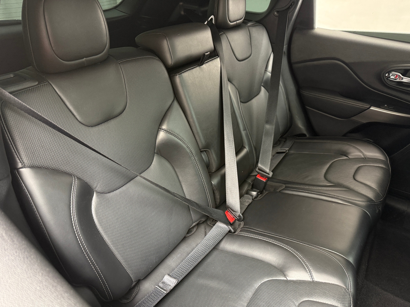 Thumbnail: 2020 Jeep Cherokee - 5