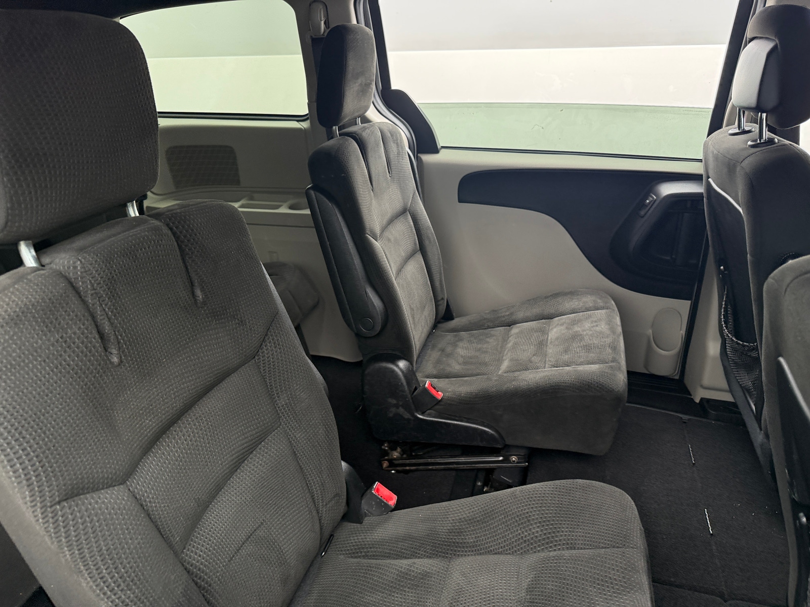 Thumbnail: 2016 Dodge Grand Caravan - 6