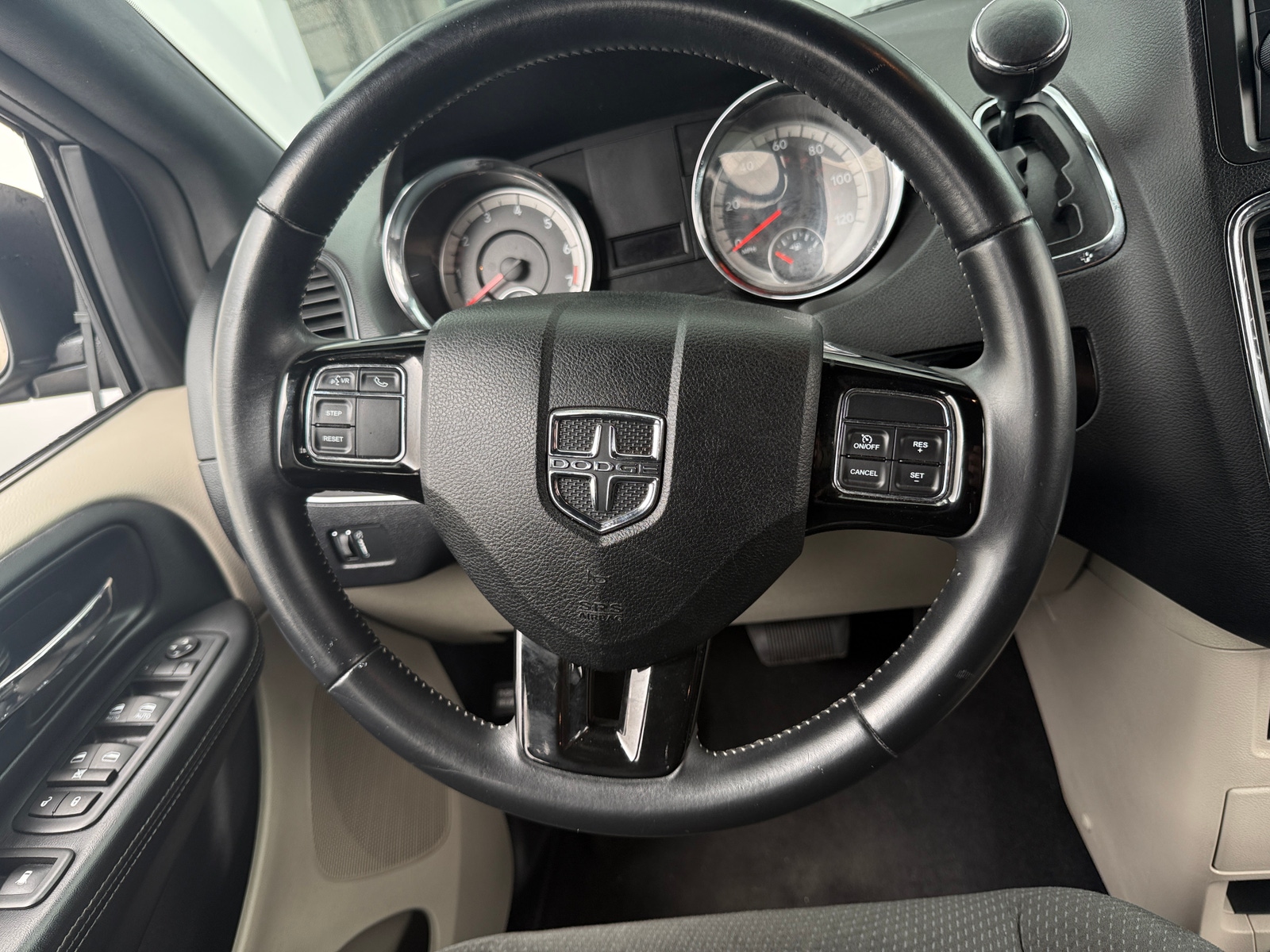 Thumbnail: 2016 Dodge Grand Caravan - 5