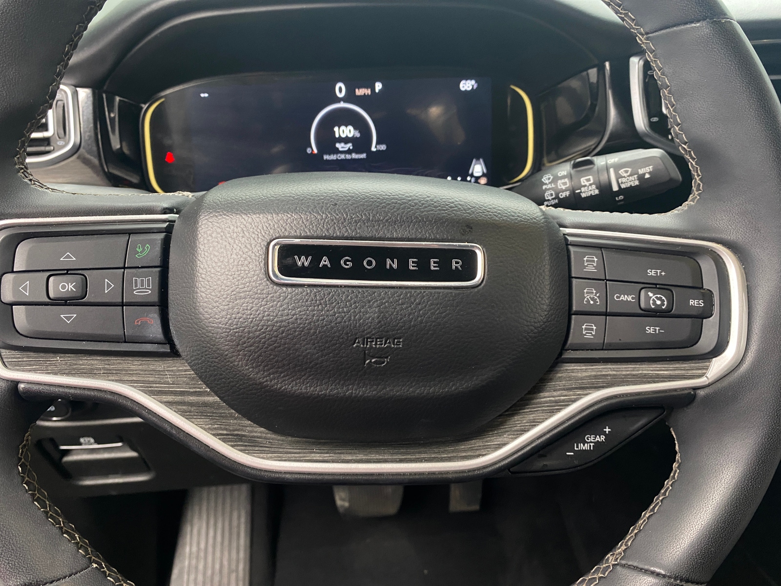 Thumbnail: 2022 Jeep Wagoneer - 4