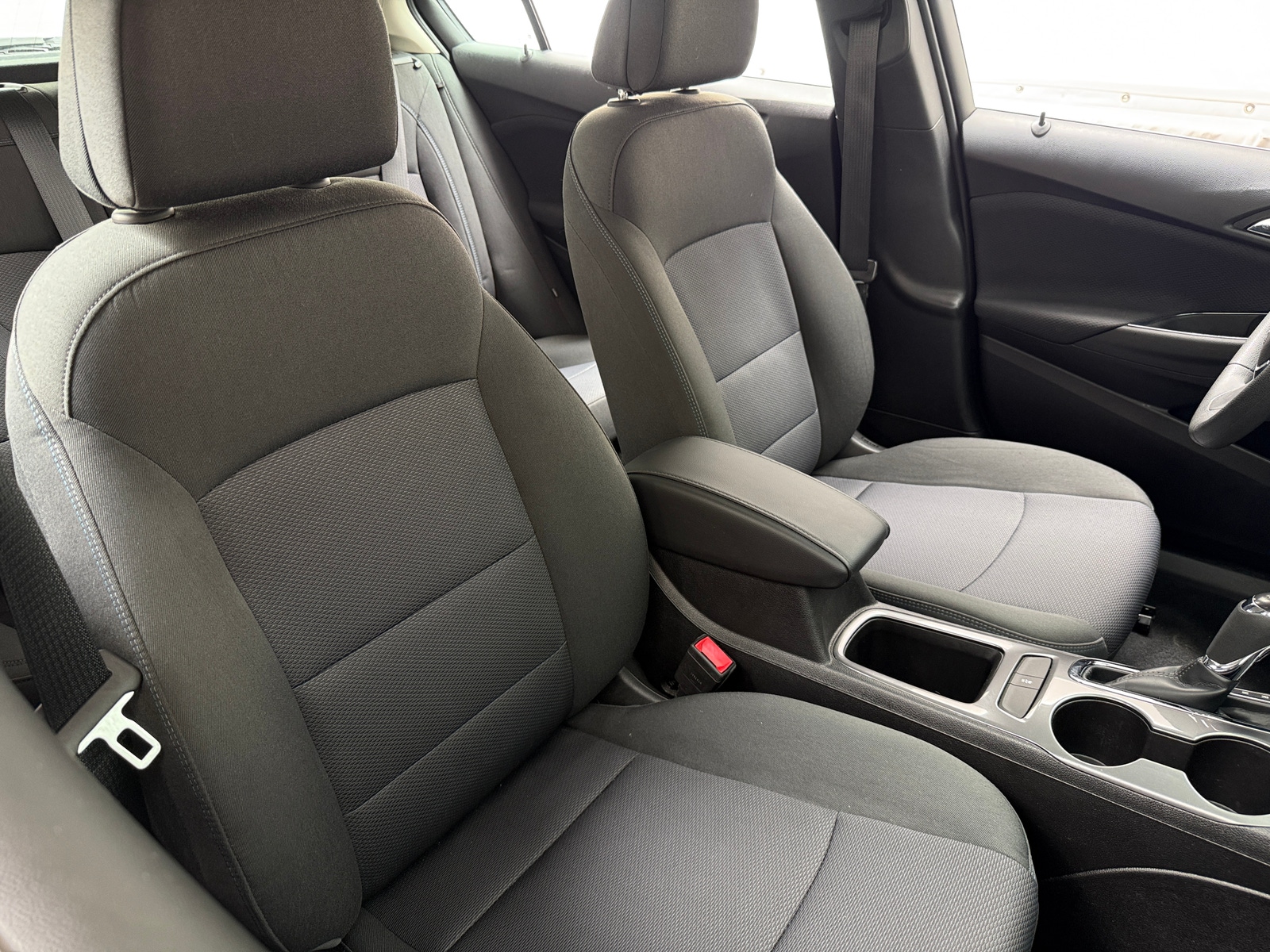 Thumbnail: 2018 Chevrolet Cruze - 2