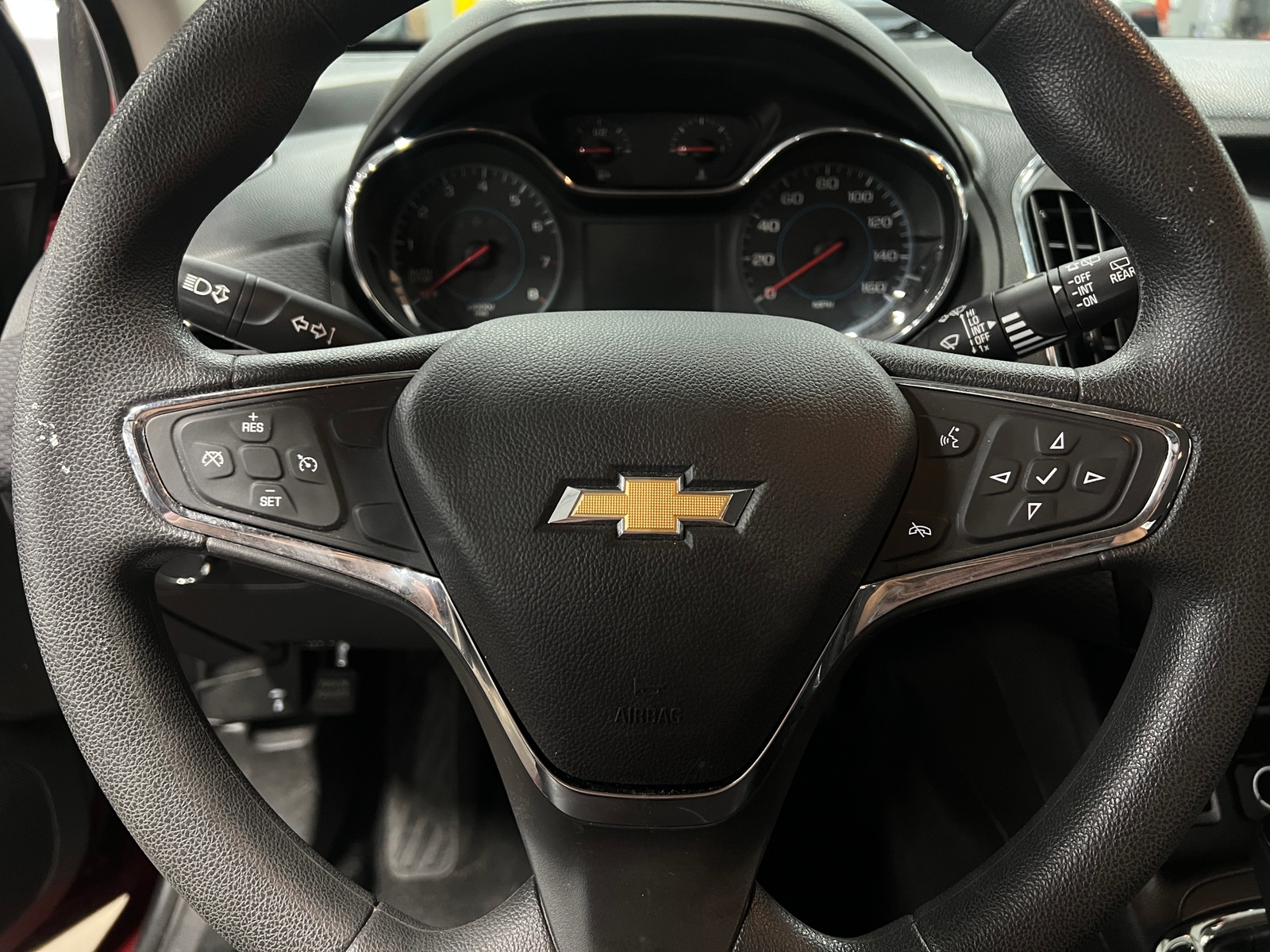 Thumbnail: 2018 Chevrolet Cruze - 5