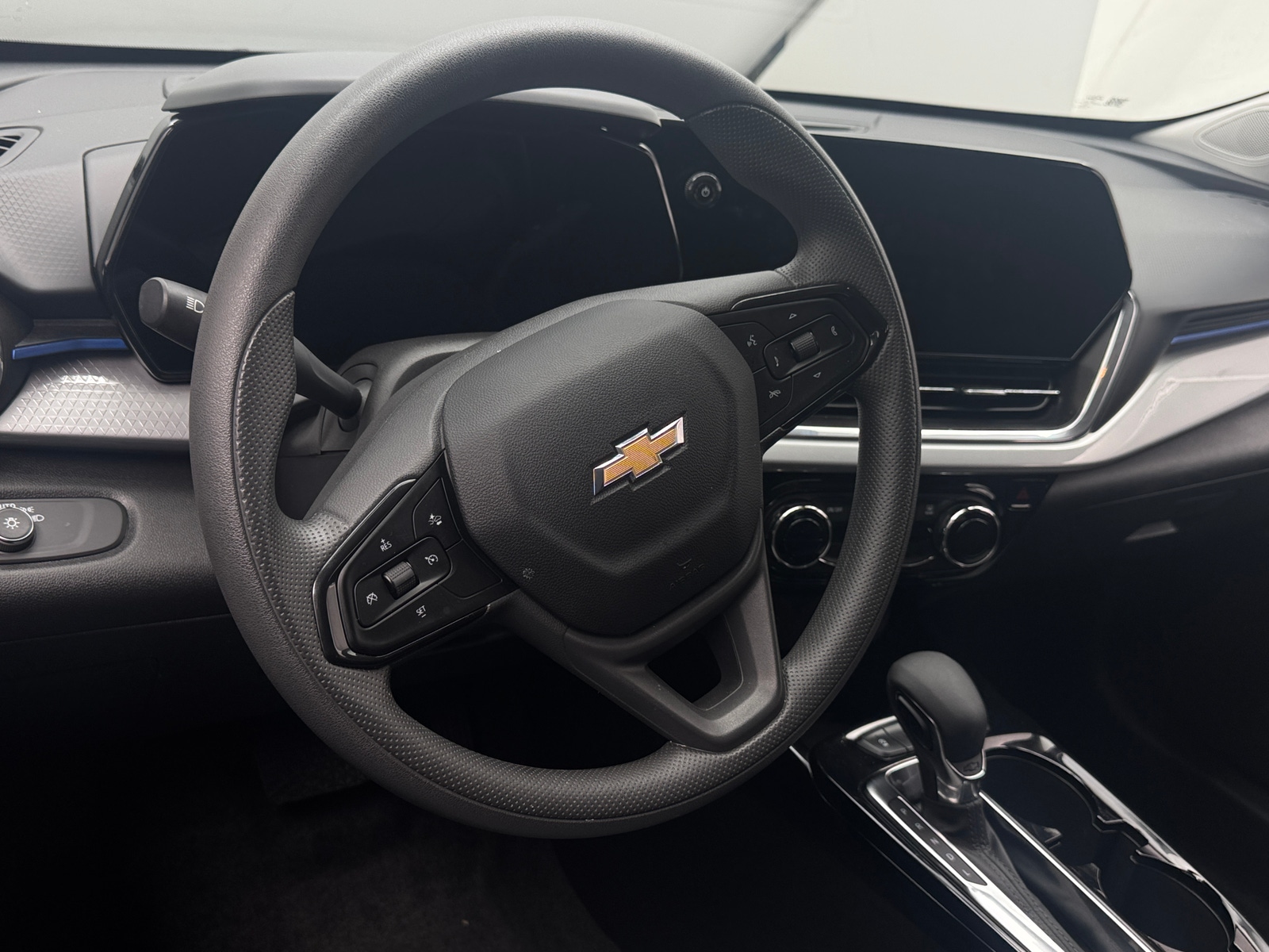 Thumbnail: 2025 Chevrolet Trax - 5