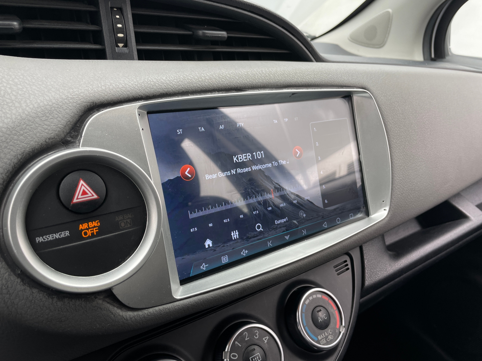 Thumbnail: 2017 Toyota Yaris - 4