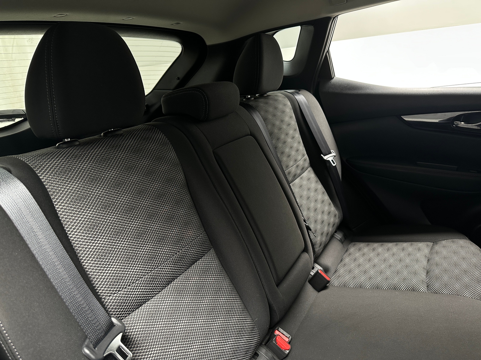 Thumbnail: 2018 Nissan Rogue Sport - 6