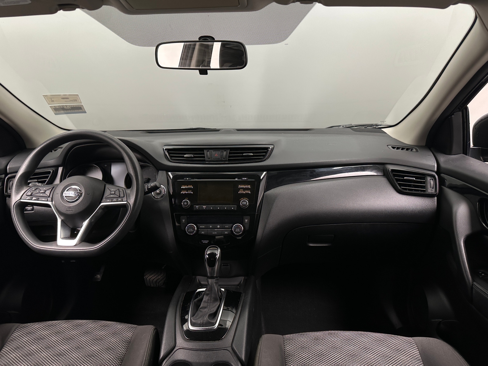 Thumbnail: 2018 Nissan Rogue Sport - 3