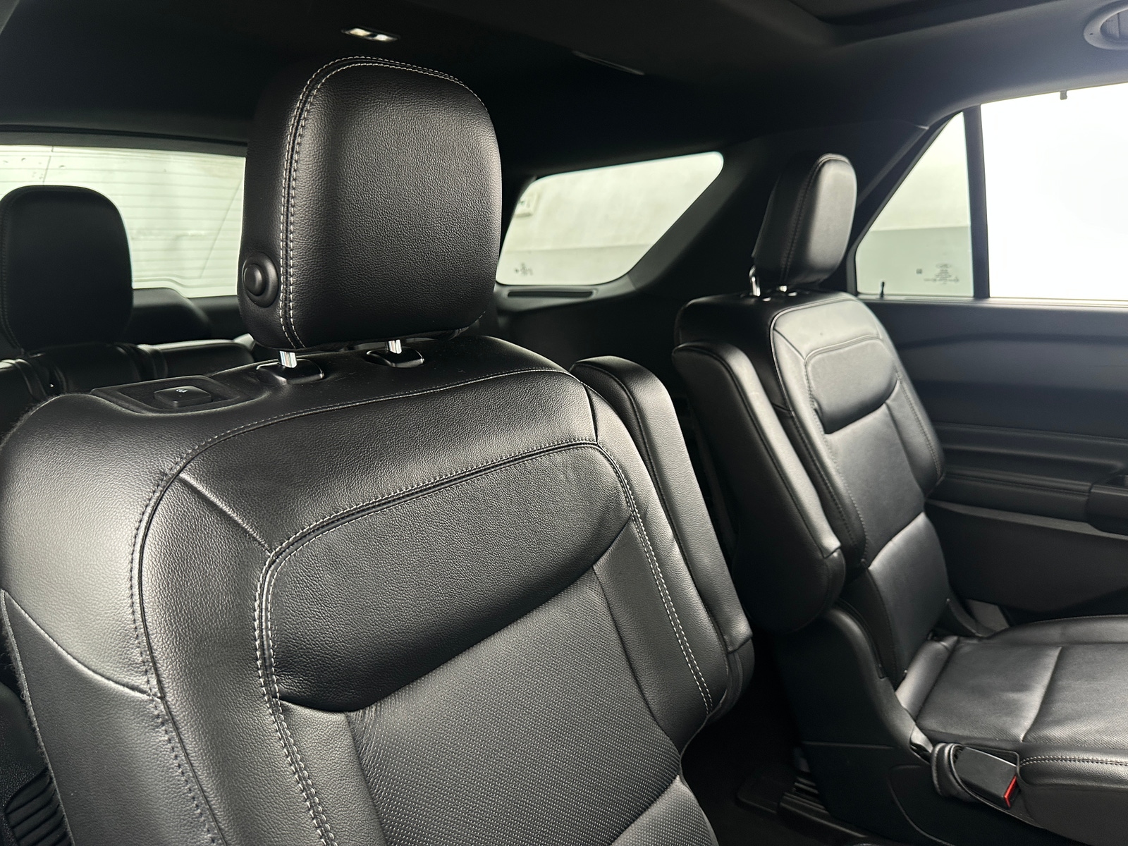 Thumbnail: 2020 Ford Explorer - 5