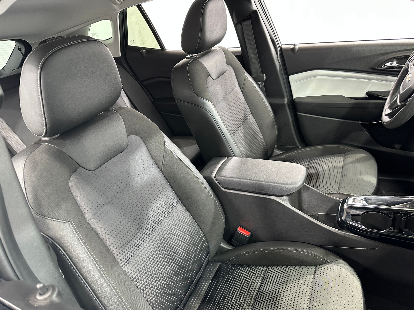 Thumbnail: 2025 Chevrolet Trax - 2