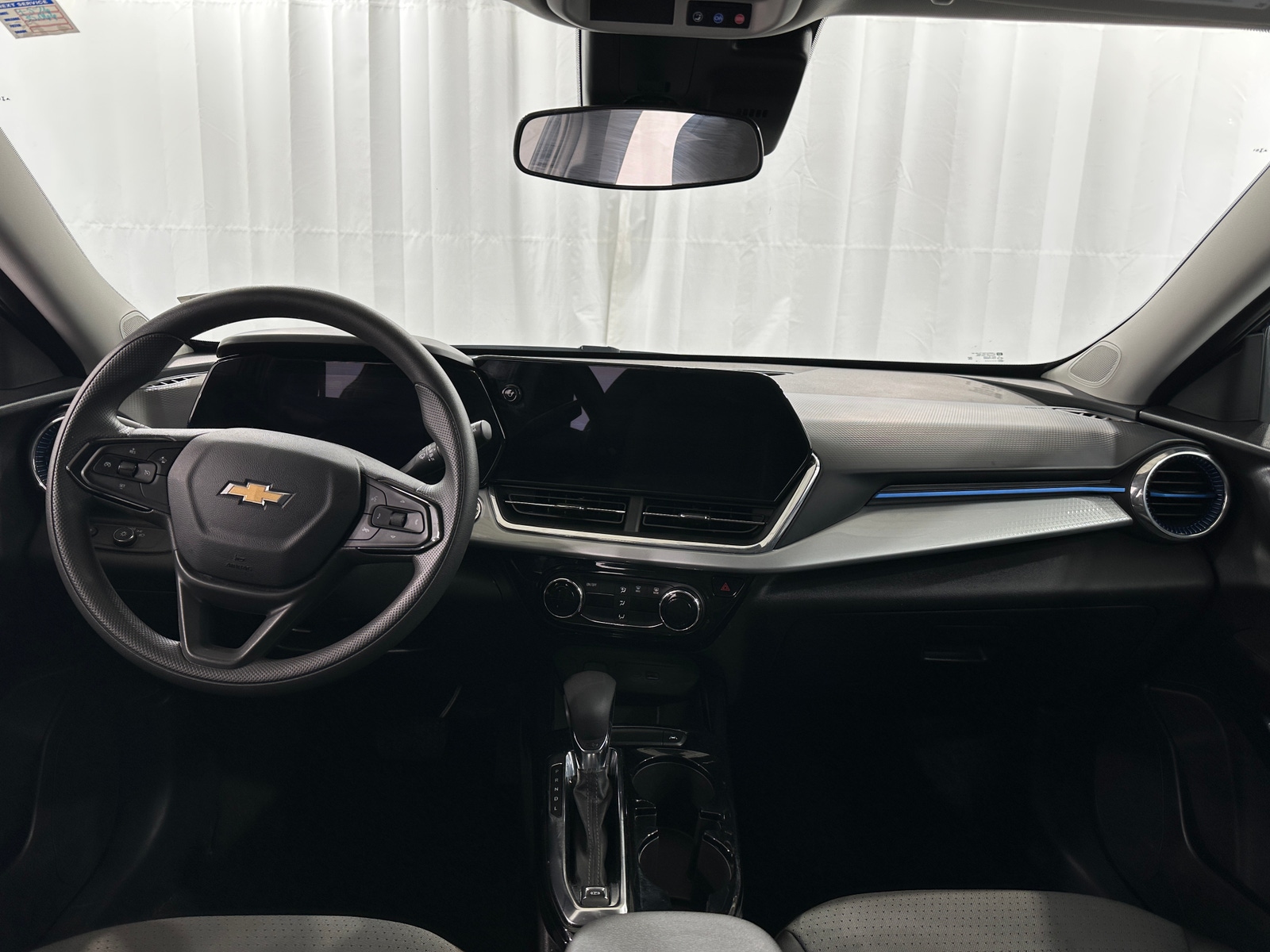 Thumbnail: 2025 Chevrolet Trax - 3