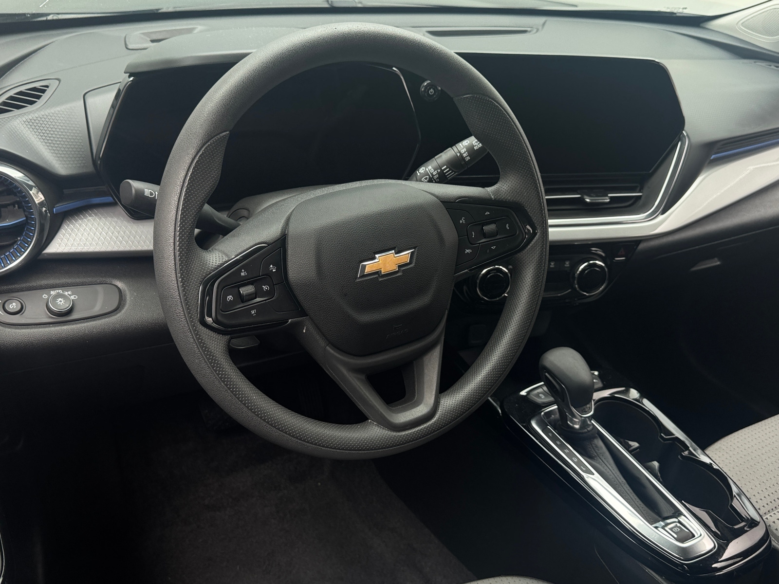 Thumbnail: 2025 Chevrolet Trax - 5