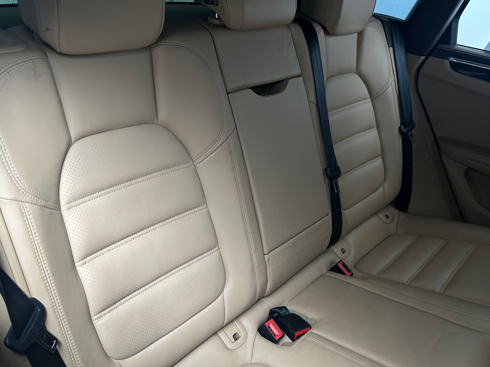 Thumbnail: 2016 Porsche Macan - 5