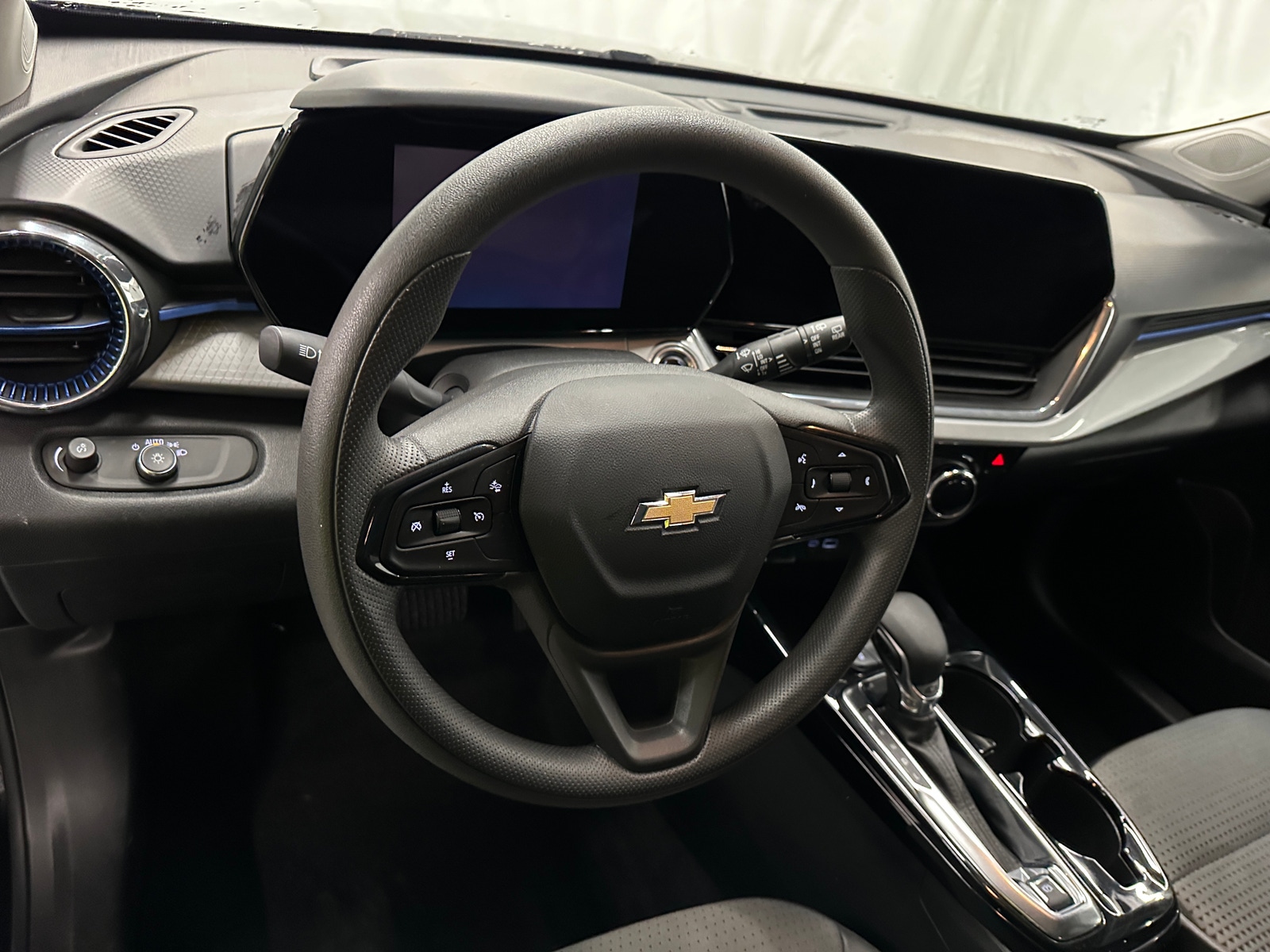 Thumbnail: 2025 Chevrolet Trax - 5