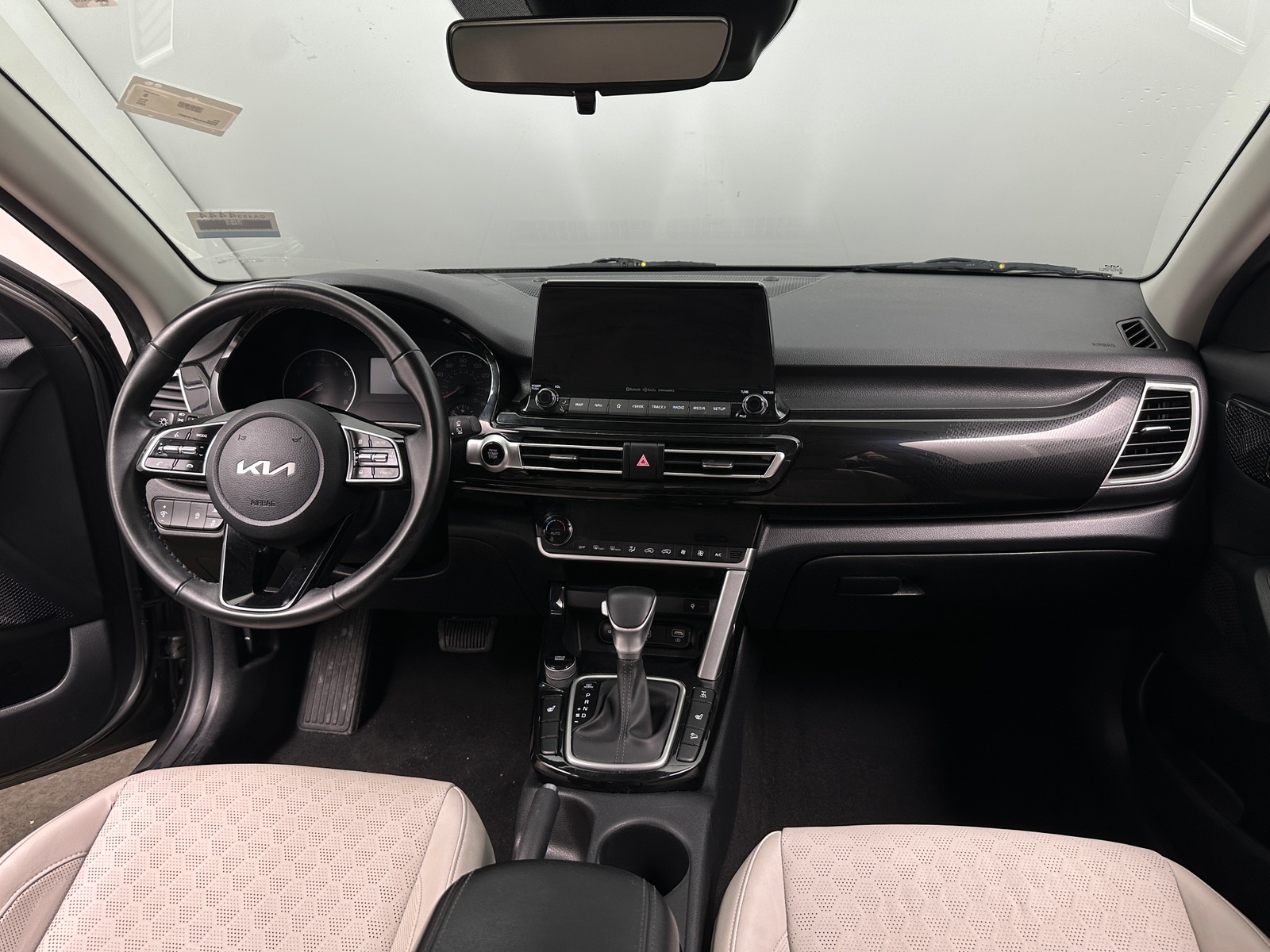 Thumbnail: 2023 Kia Seltos - 2