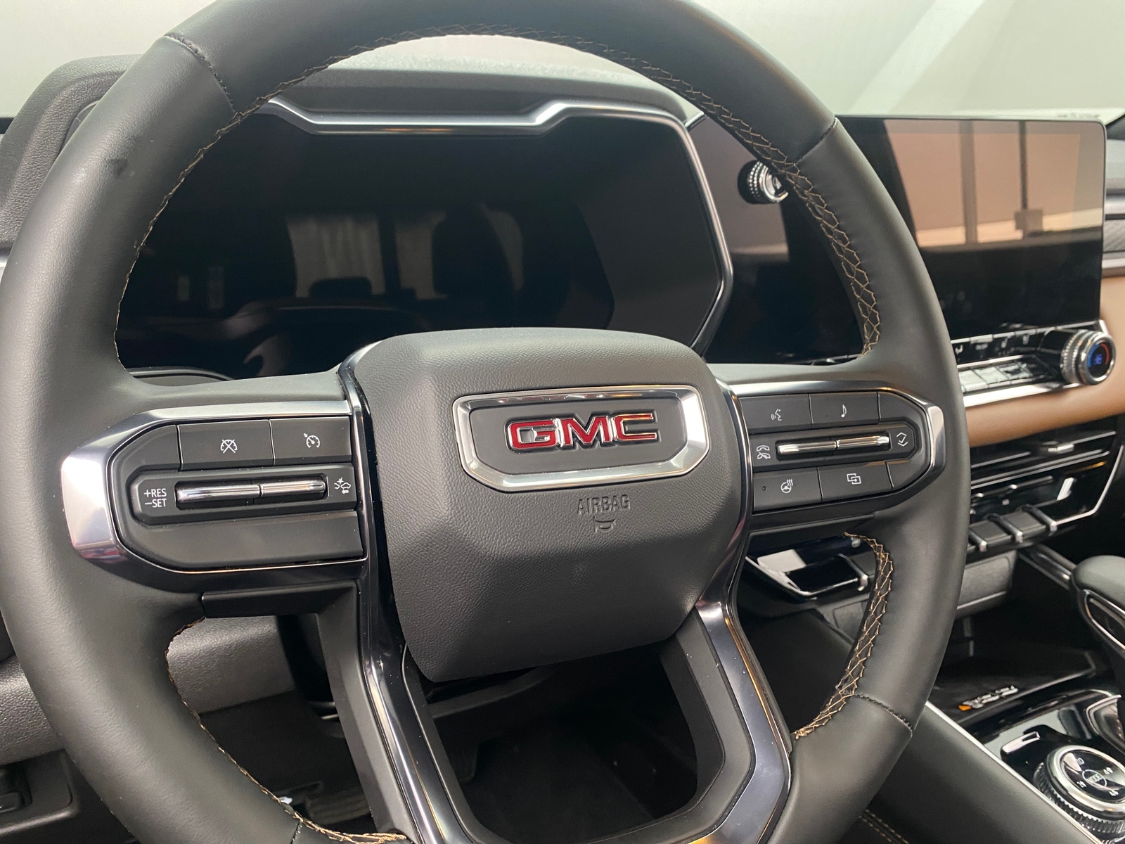 Thumbnail: 2025 GMC Canyon - 4