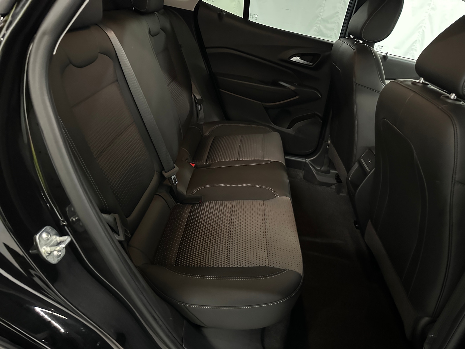 Thumbnail: 2025 Chevrolet Trax - 6