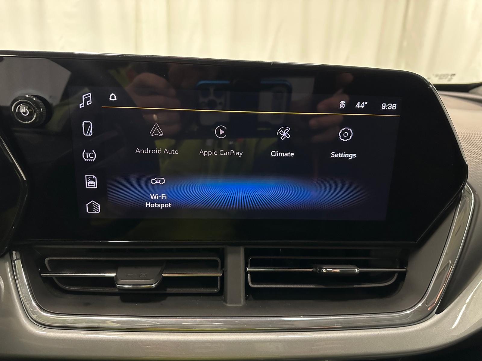 Thumbnail: 2025 Chevrolet Trax - 4