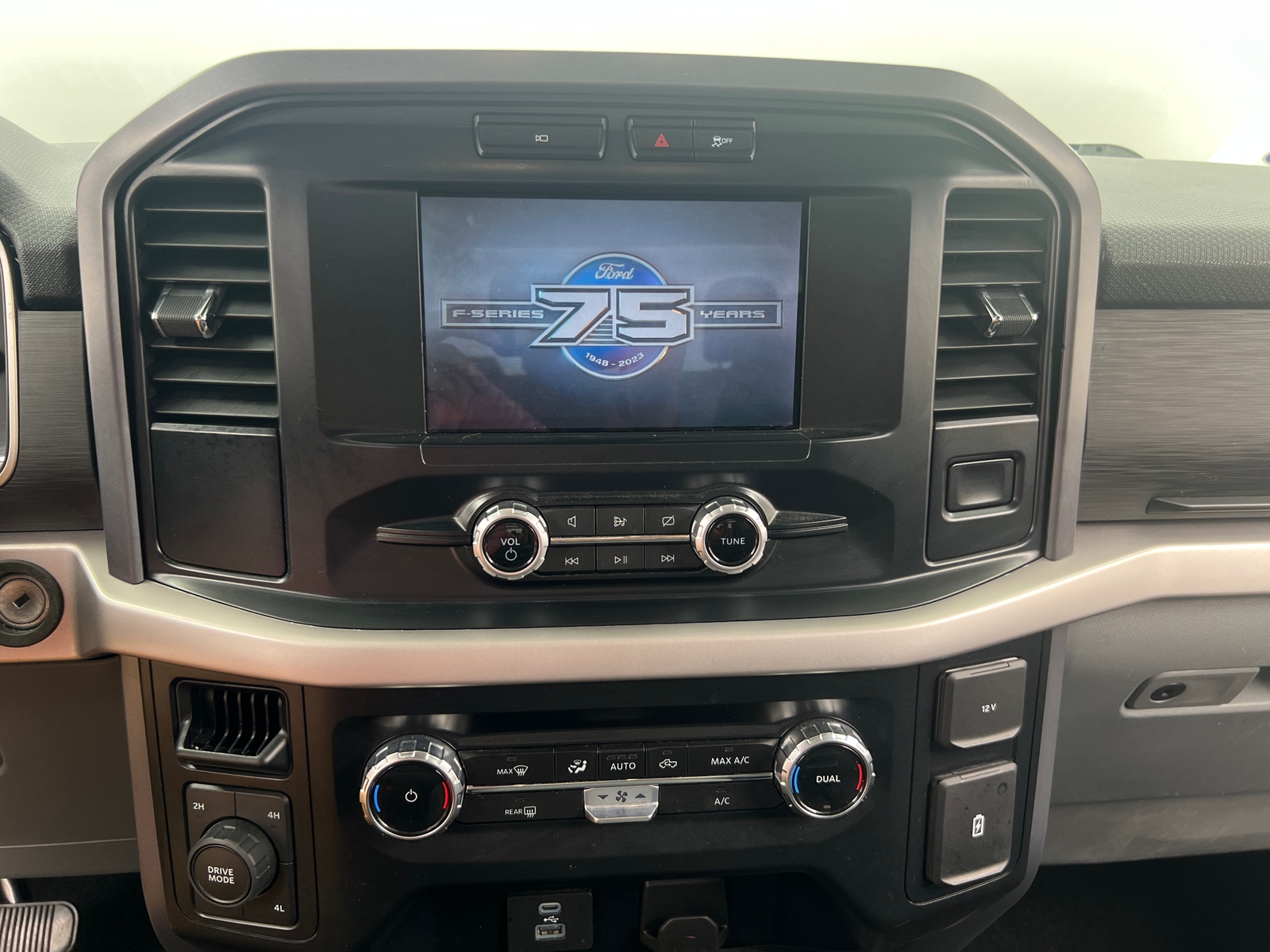 Thumbnail: 2023 Ford Econoline - 4