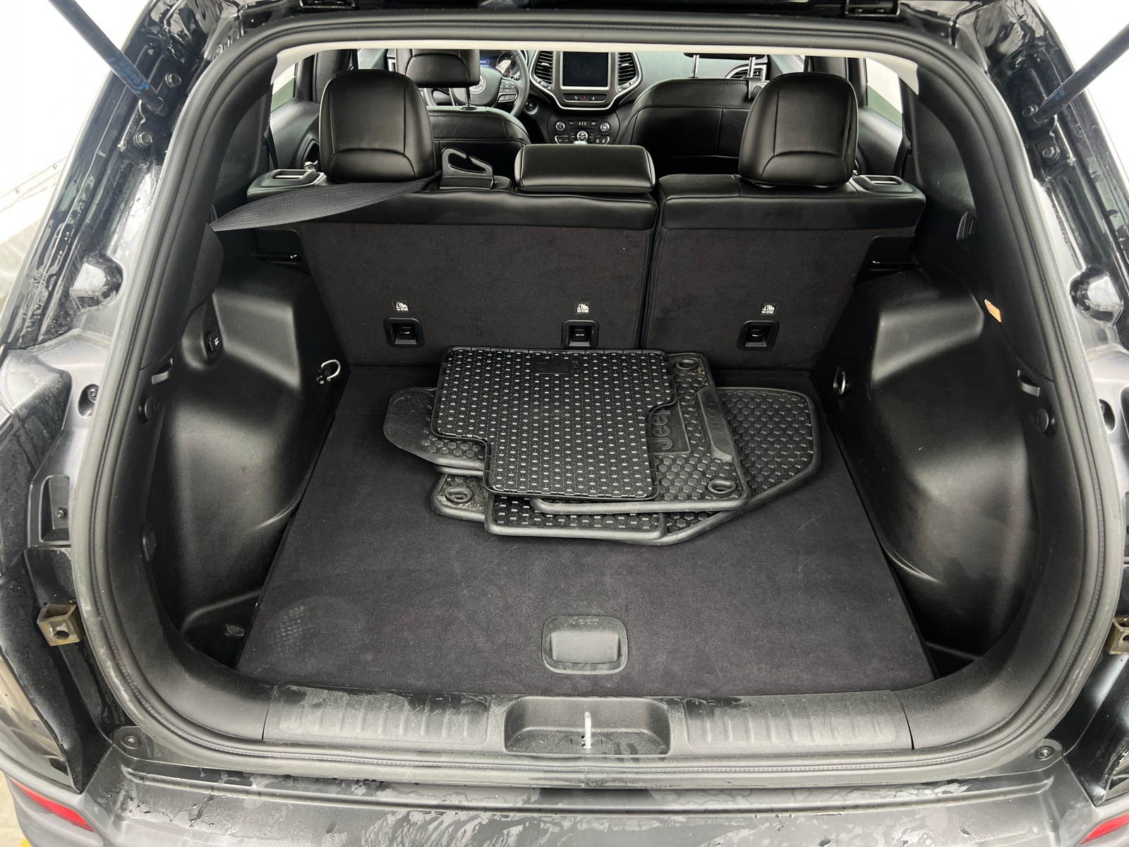 Thumbnail: 2021 Jeep Cherokee - 6