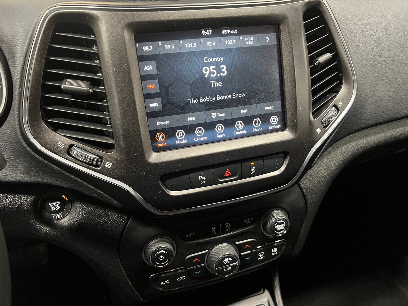 Thumbnail: 2021 Jeep Cherokee - 3