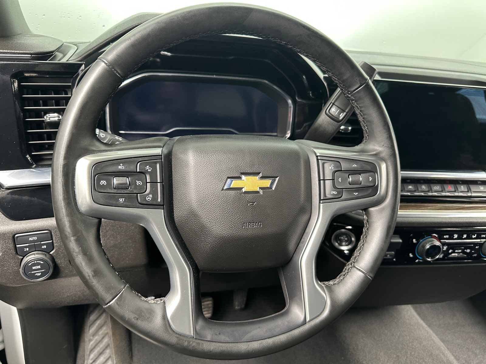 Thumbnail: 2025 Chevrolet Silverado 1500 - 5