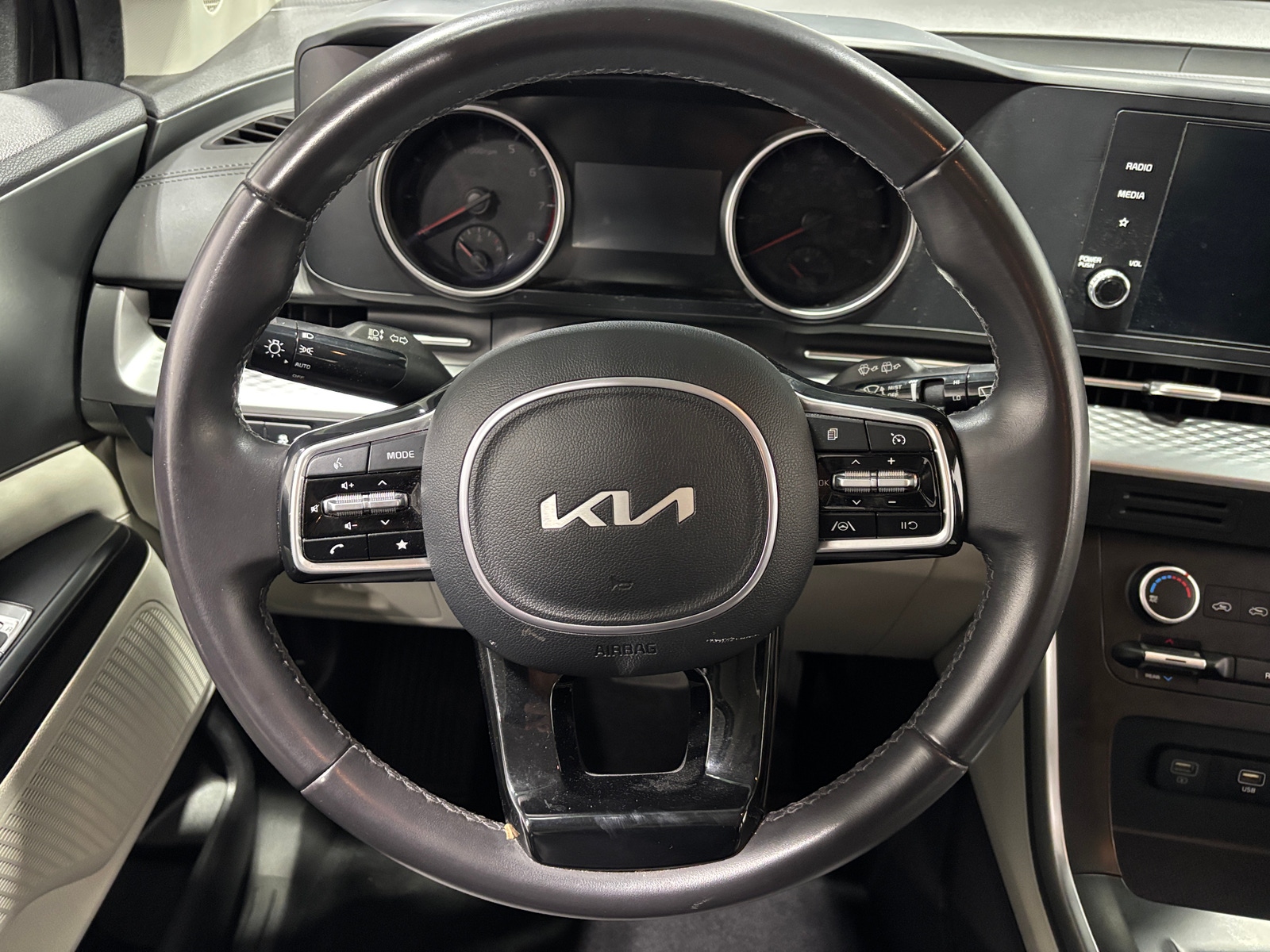 Thumbnail: 2024 Kia Carnival - 5