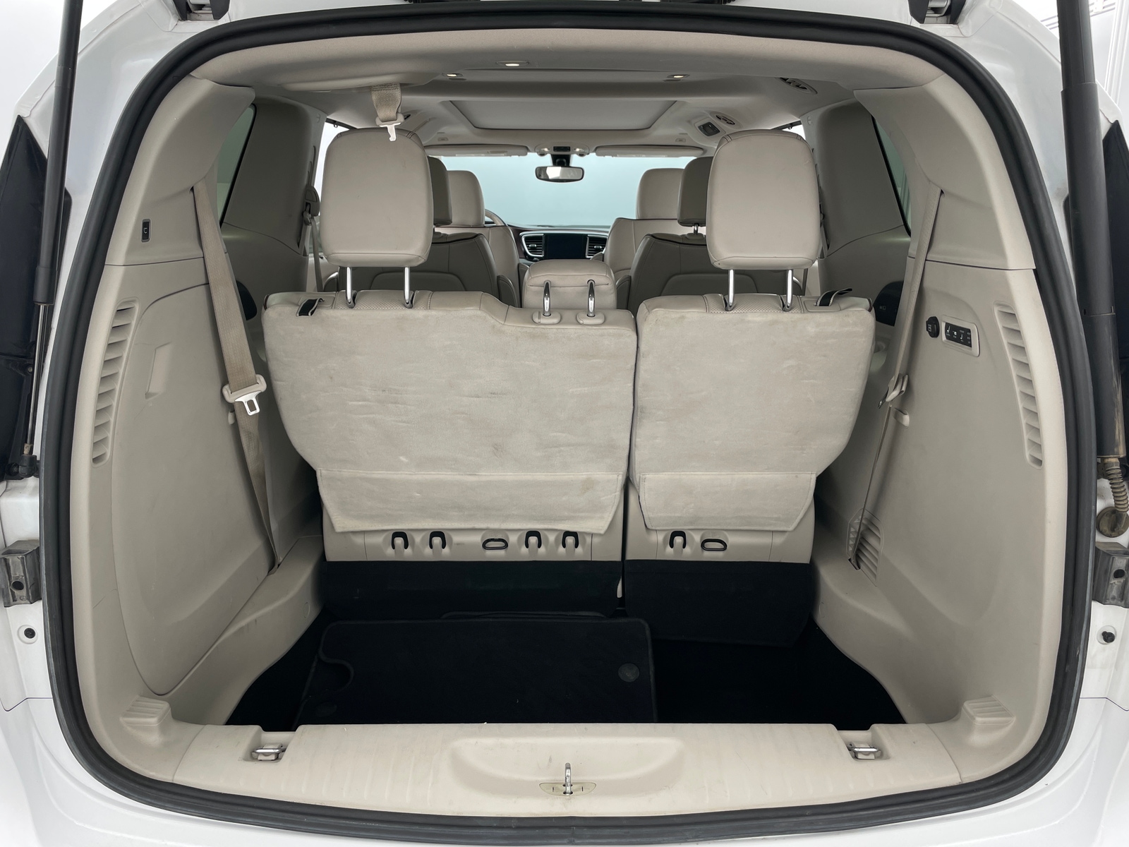 Thumbnail: 2019 Chrysler Pacifica - 6