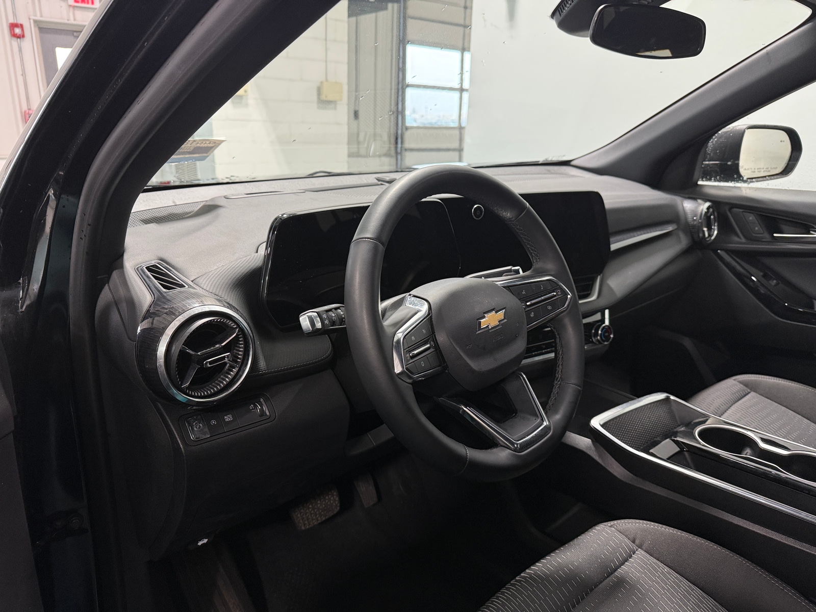 Thumbnail: 2025 Chevrolet Equinox - 3