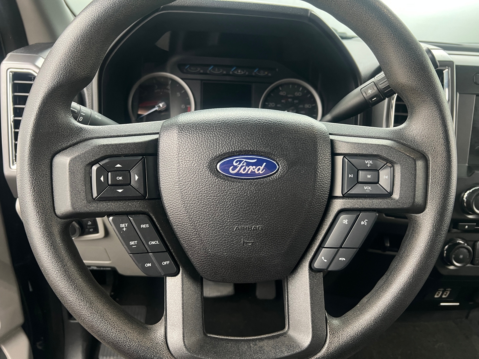 Thumbnail: 2017 Ford Econoline - 5