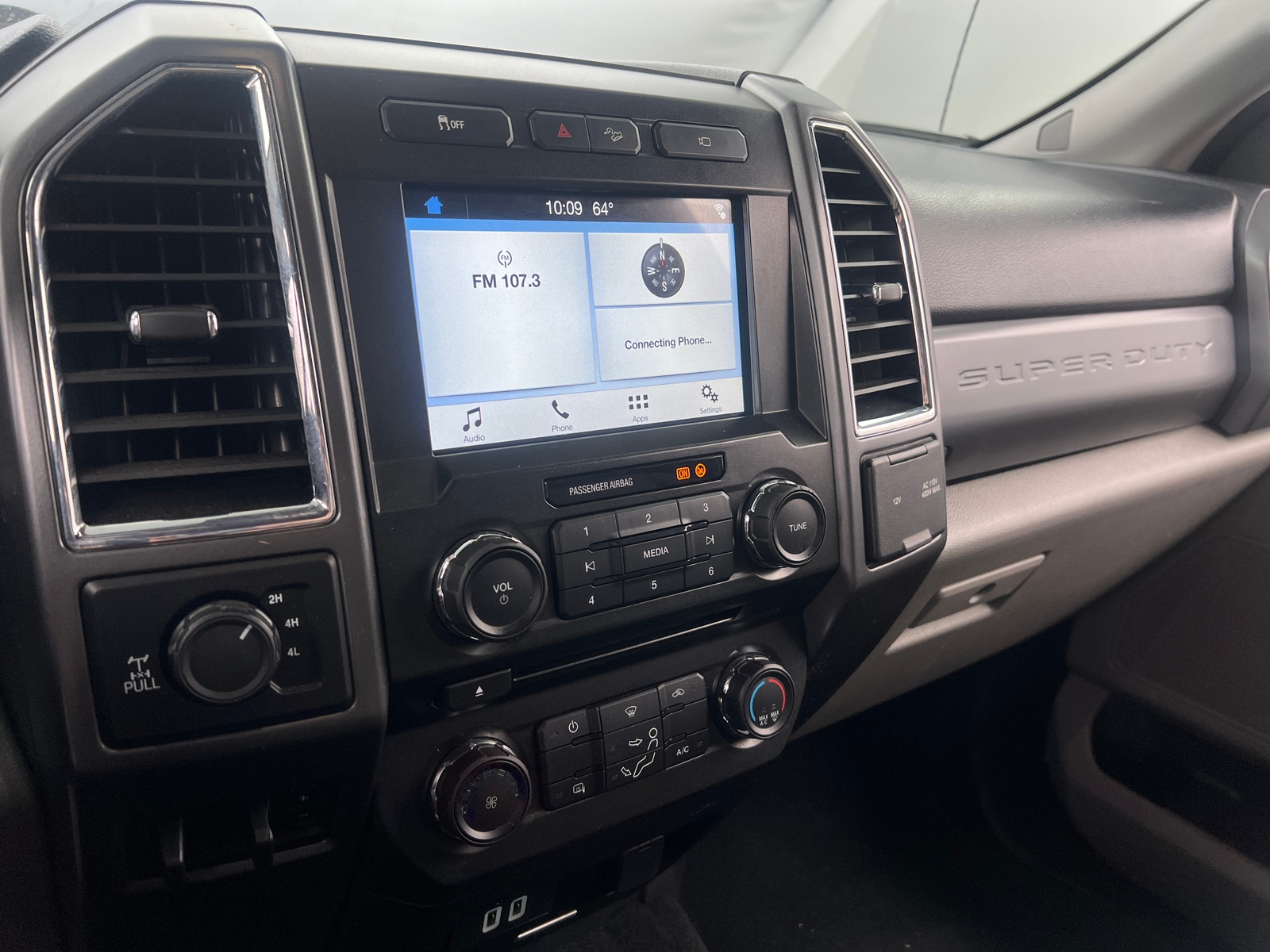 Thumbnail: 2017 Ford Econoline - 4