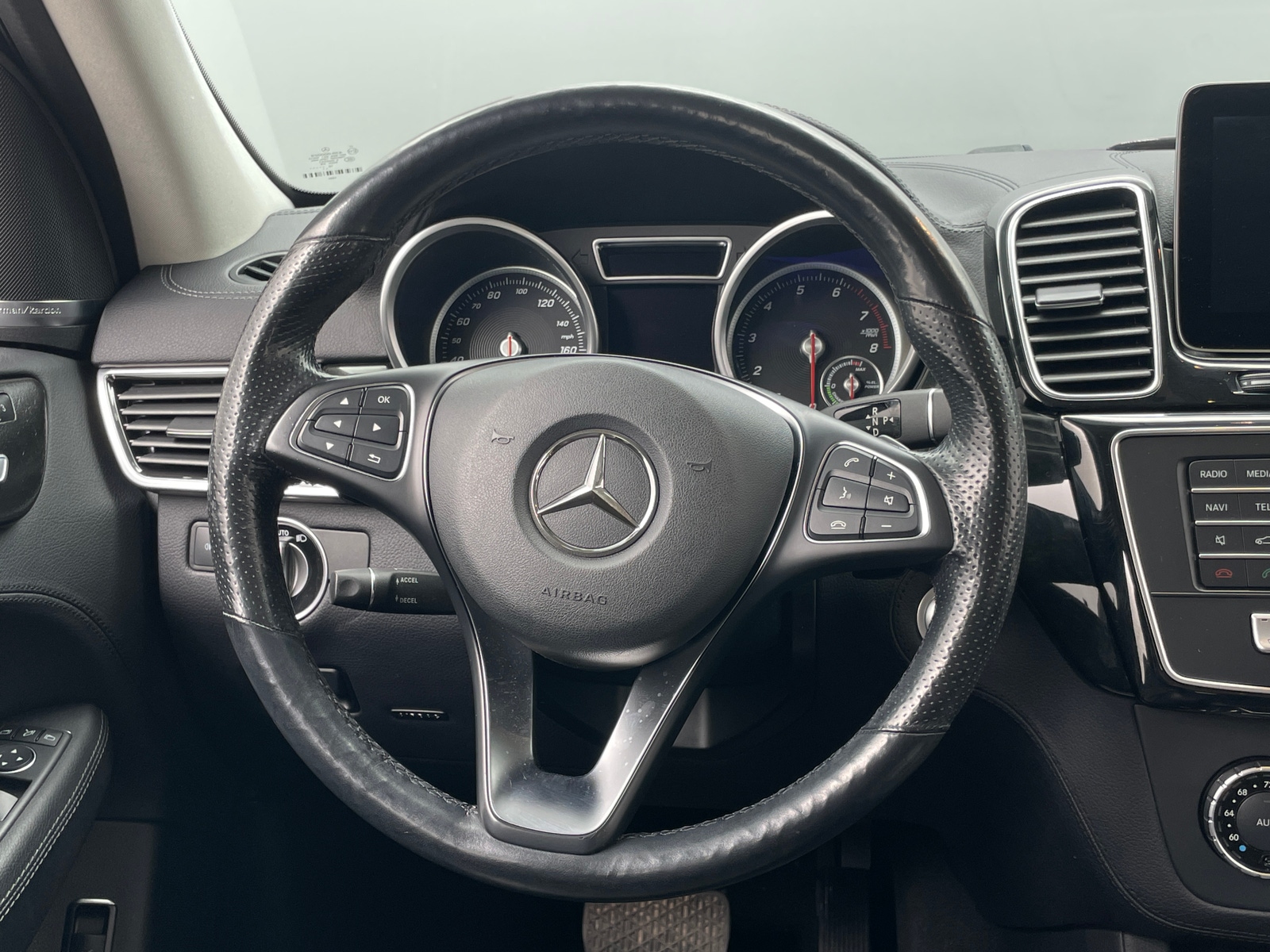 Thumbnail: 2017 Mercedes-Benz GLE - 4