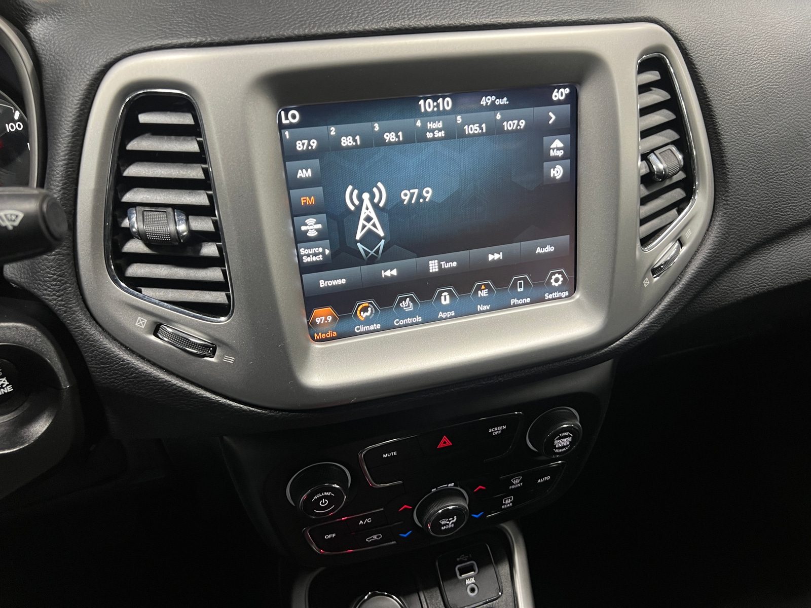 Thumbnail: 2021 Jeep Compass - 3