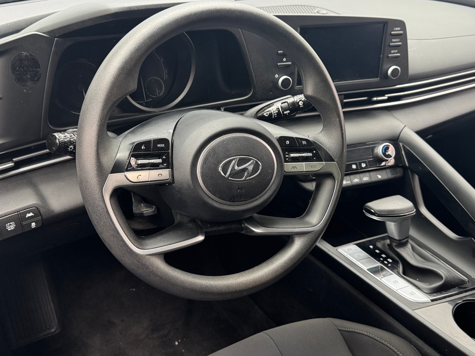 Thumbnail: 2023 Hyundai Elantra - 5