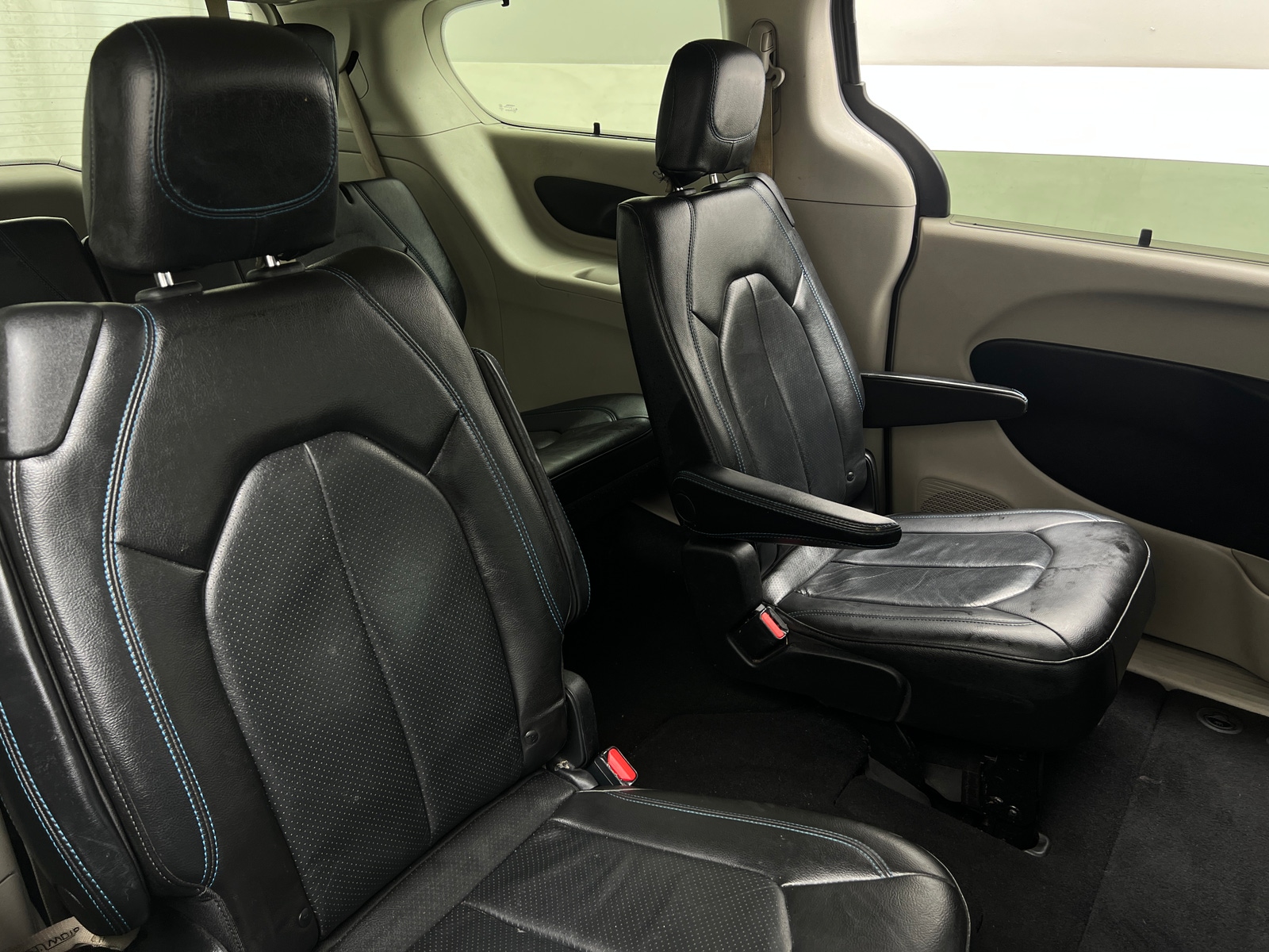 Thumbnail: 2021 Chrysler Pacifica - 5