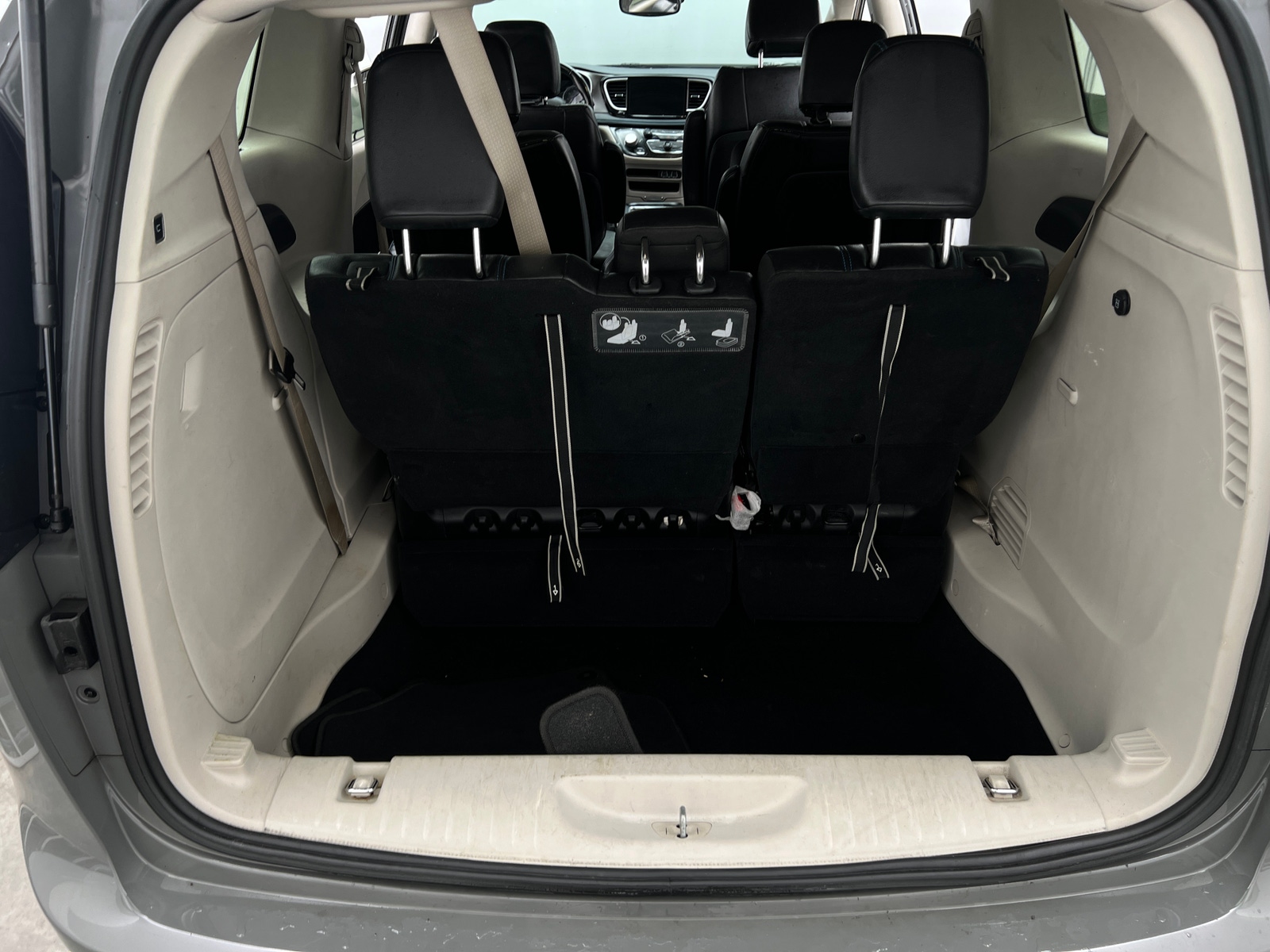 Thumbnail: 2021 Chrysler Pacifica - 6