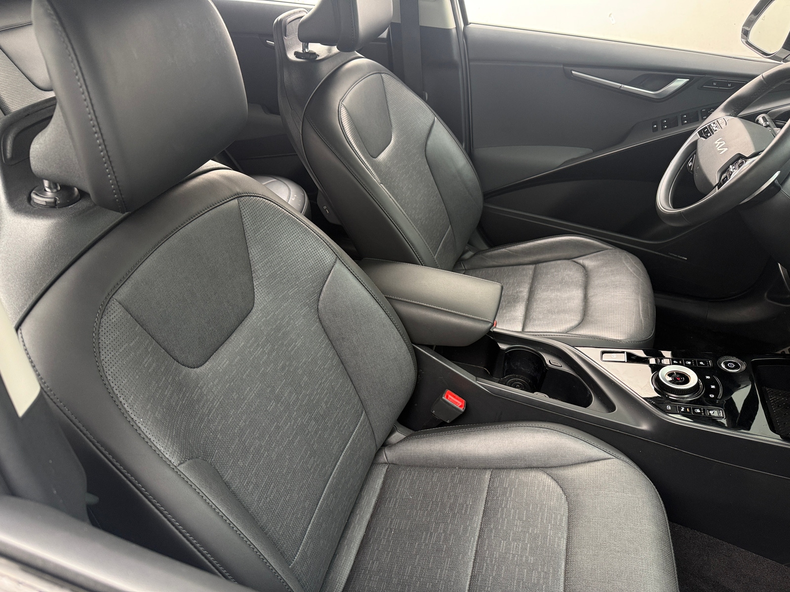 Thumbnail: 2023 Kia Niro - 2