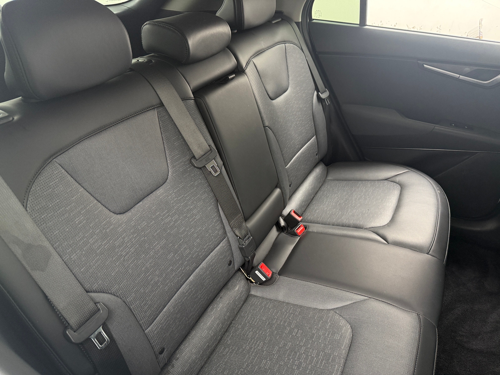 Thumbnail: 2023 Kia Niro - 6