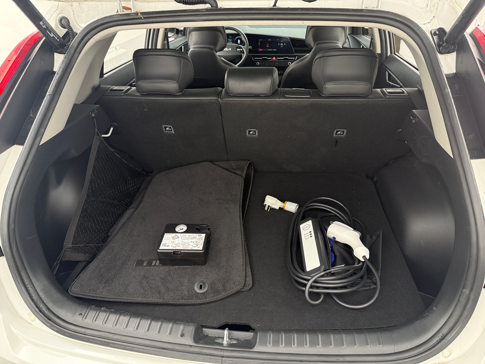 Thumbnail: 2023 Kia Niro - 7