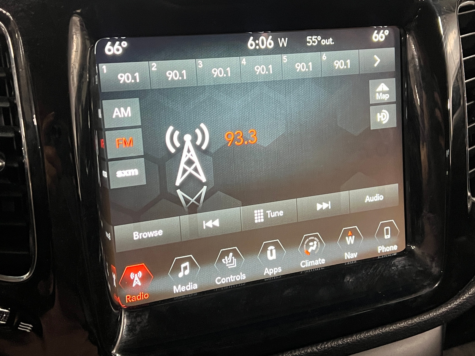 Thumbnail: 2018 Jeep Compass - 3