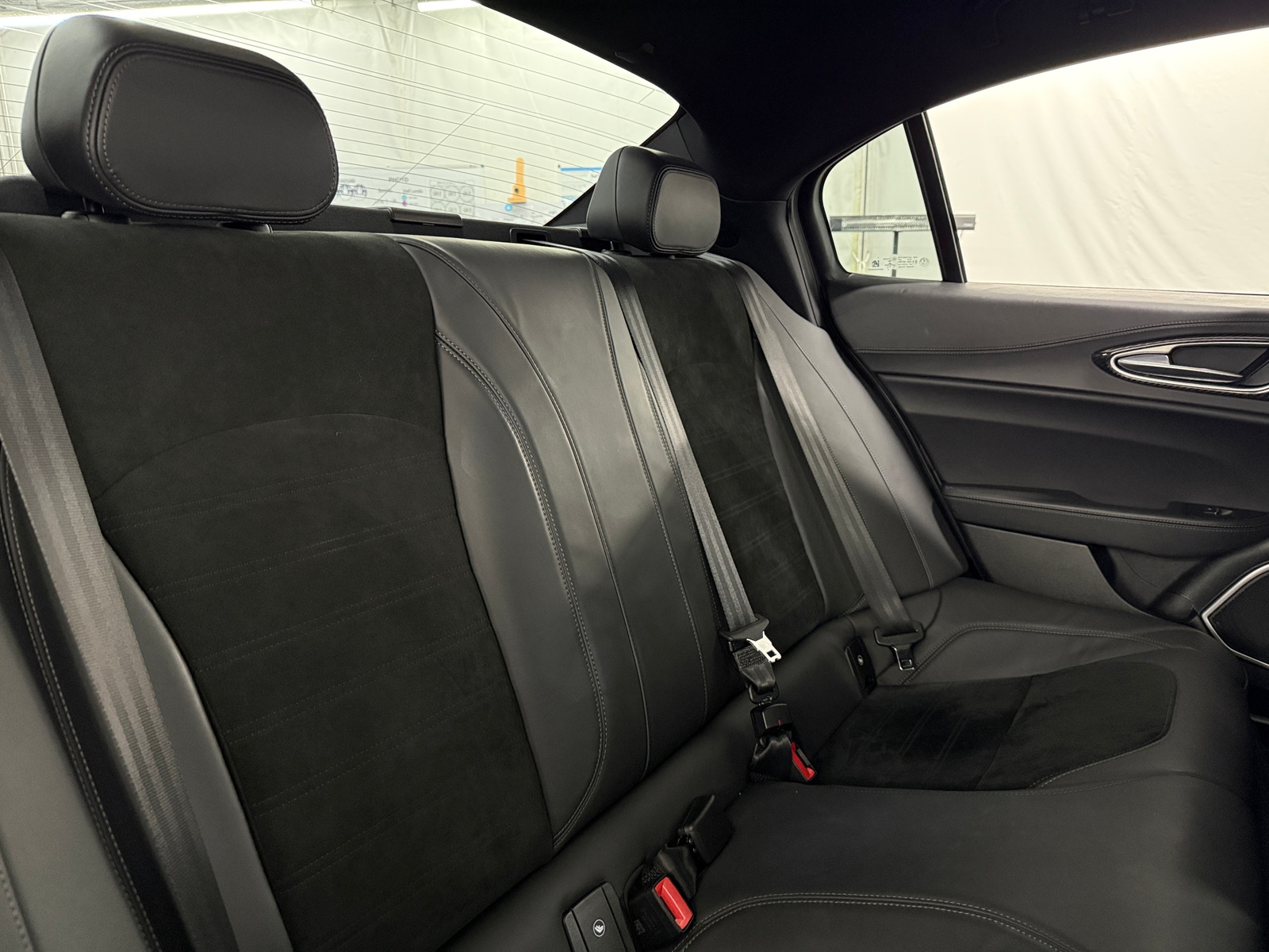 Thumbnail: 2017 Alfa Romeo Giulia - 5