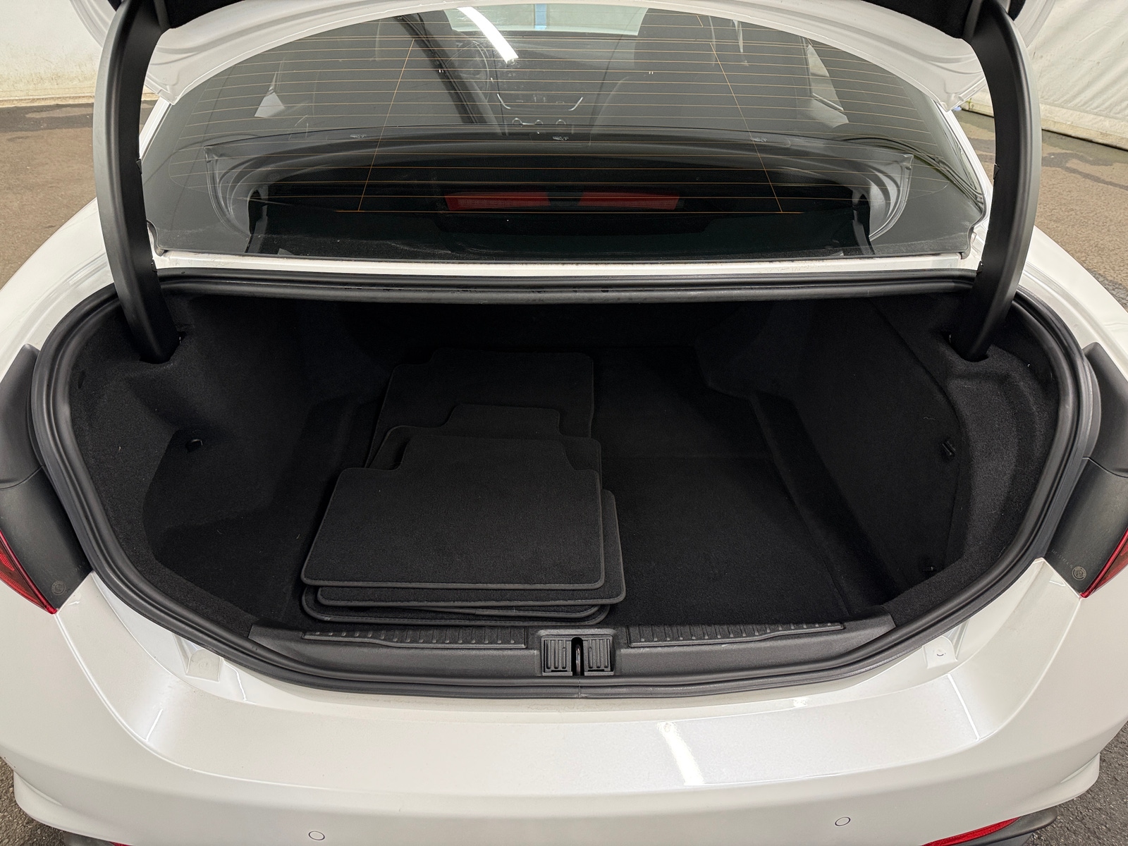 Thumbnail: 2017 Alfa Romeo Giulia - 6