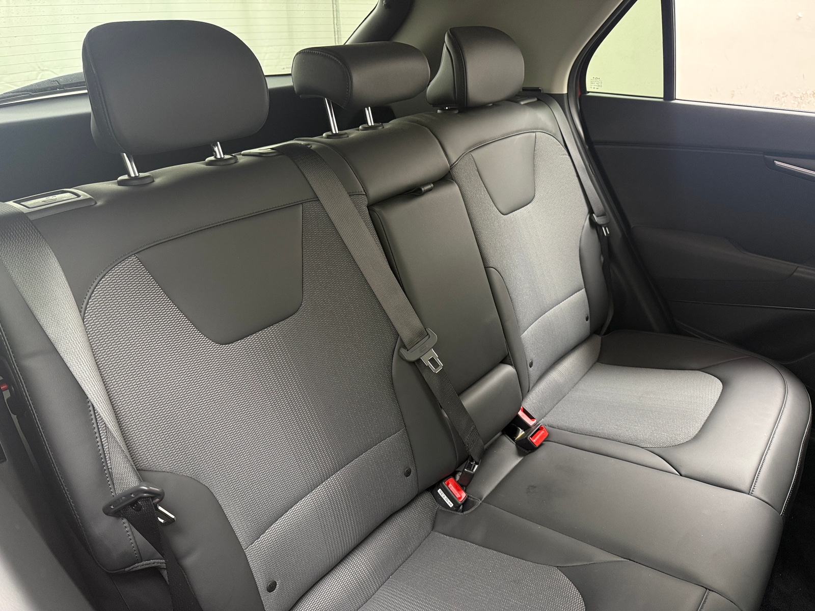 Thumbnail: 2023 Kia Niro - 6