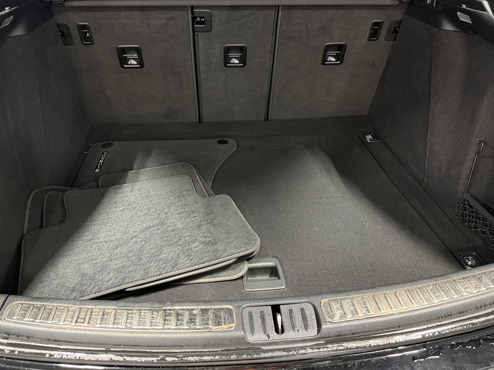 Thumbnail: 2020 Porsche Macan - 6