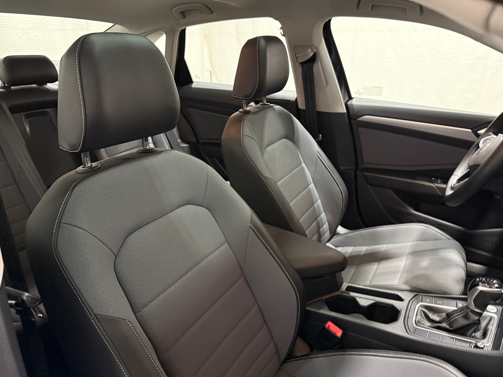 Thumbnail: 2025 Volkswagen Jetta - 2