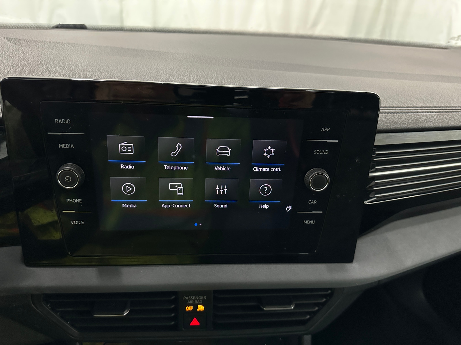 Thumbnail: 2025 Volkswagen Jetta - 3